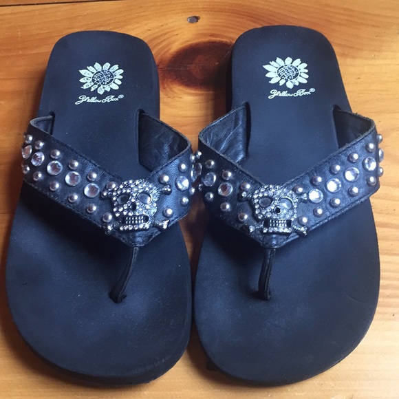 yellow box feliks flip flops